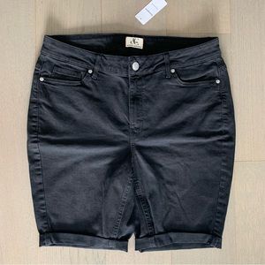 Penningtons d/C Black Rolled Hem Jean Bermuda Shorts